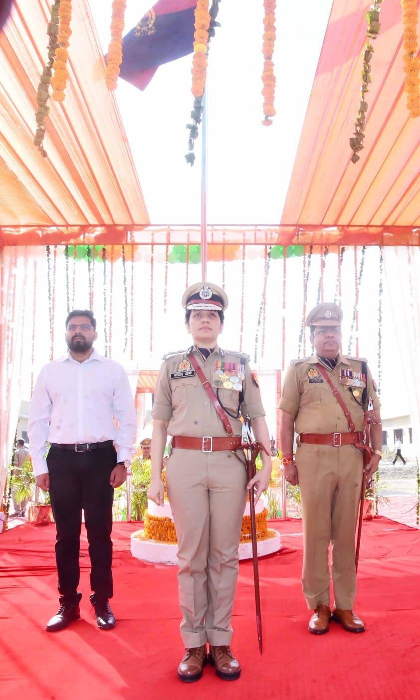 200 recruits became part of the Uttar Pradesh Police in the Dikshant Parade (passing-out parade) and were honored as trainees. IMAGE CREDIT TO POLICE
