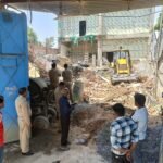 GDA strict action: Bulldozers were used against illegal colonies IMAGE CREDIT TO प्राधिकरण