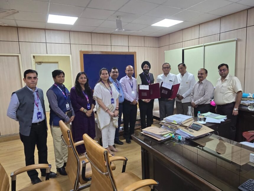 **Big decision by the Noida Authority:** Around 4,800 employees will receive medical coverage of up to ₹5 lakh. A Memorandum of Understanding (MoU) was signed today. IMAGE CREDIT TO AUTHORITY