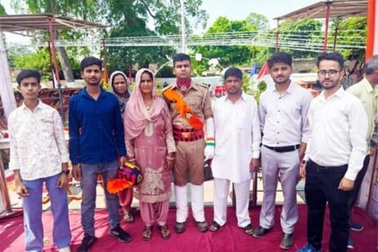 Son becomes a police constable; father’s hard work pays off IMAGE CREDIT TO रिपोर्टर