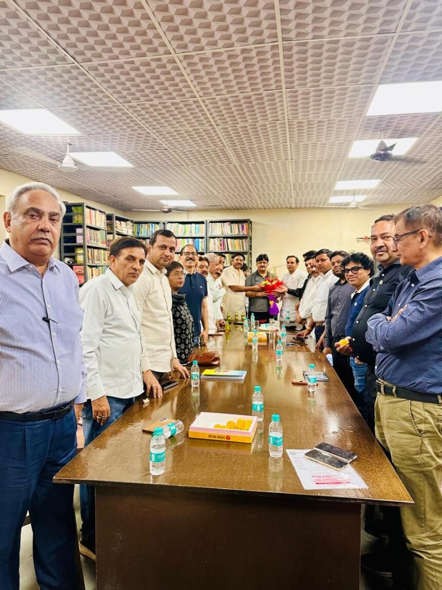 Census 2027: The self-enumeration campaign in Noida has gained momentum, and RWA office-bearers were made aware at the FONRWA office. IMAGE CREDIT TO प्राधिकरण