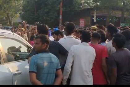 A stir erupted after the suspicious death of a history-sheeter lodged in Bijnor District Jail, leading to strong protests by family members and Azad Samaj Party workers. IMAGE CREDIT TO रिपोर्टर