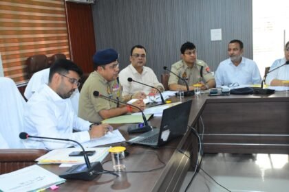 The District Magistrate has taken a strict stance on road accidents and has issued instructions to improve accident-prone black spots. IMAGE CREDIT TO सूचना विभाग