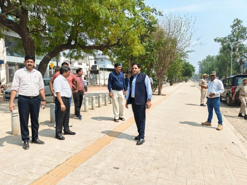 The Municipal Commissioner conducted a surprise inspection of construction works and directed officials to speed up the pace of work. IMAGE CREDIT TO नगर निगम