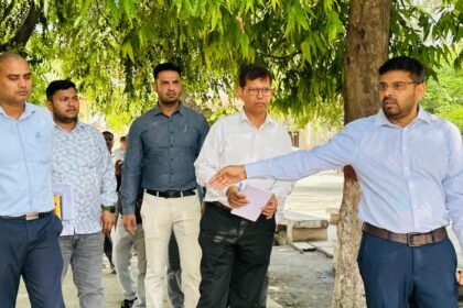 ADO Agriculture Suspended for Negligence During Inspection of Block Development Office IMAGE CREDIT TO सूचना विभाग