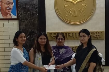 DM Hands Over Financial Aid Cheque; 10 More Daughters in the District to Also Receive Benefits IMAGE CREDIT TO सूचना विभाग