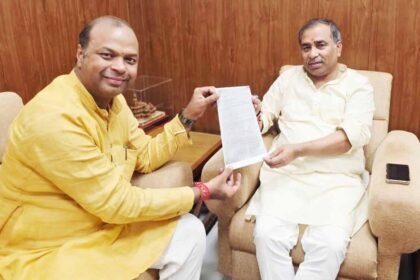 Voice raised in Lucknow regarding development works in Shamli; ministers gave assurance. IMAGE CREDIT TO अंकित गोयल