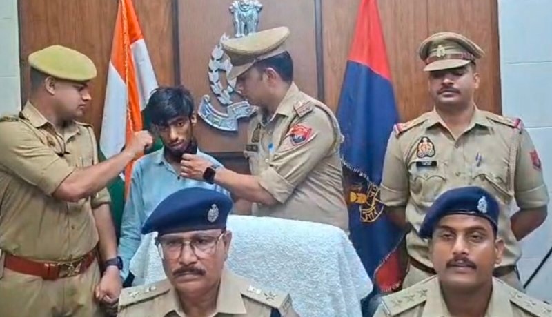 Loni Border police solved the murder of an elderly man and arrested two accused, including a juvenile girl. IMAGE CREDIT TO POLICE