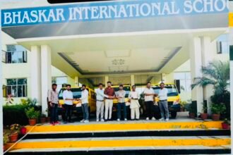 Five new buses inaugurated at Bhaskar International School, enhancing safety and convenience IMAGE CREDIT TO स्कूल