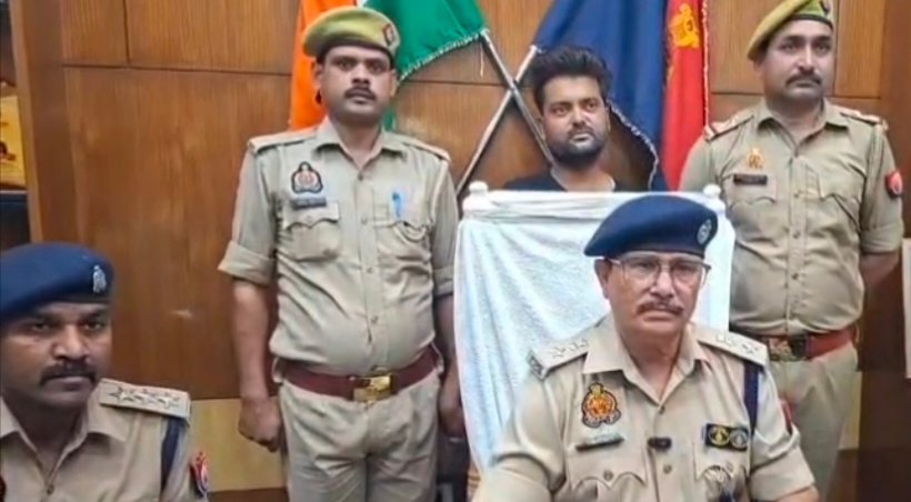 “Muradnagar police solved the robbery case involving an aluminum trader within a few hours; two accomplices of the driver were arrested after an encounter.” IMAGE CREDIT TO POLICE