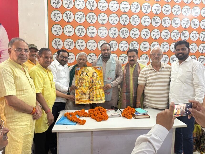 “‘The organization is becoming stronger due to the dedication of the workers,’ said Sachin Dedha.” IMAGE CREDIT TO रिपोर्टर