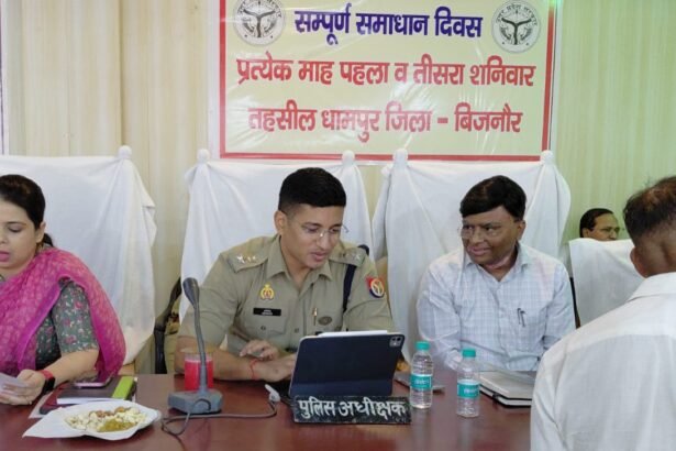 At the Sampoorna Samadhan Divas, a total of 183 complaints were registered, out of which 11 were resolved on the spot. IMAGE CREDIT TO सूचना विभाग