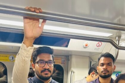Impact of PM Modi’s appeal: The District Magistrate of Delhi traveled by metro, giving a message of fuel conservation. IMAGE CREDIT TOT REPORTER