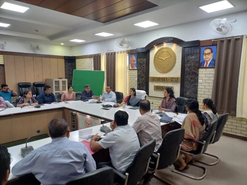 The District Magistrate has instructed officials to ensure quality disposal of IGRS (Integrated Grievance Redressal System) complaints. IMAGE CREDIT TO सूचना विभाग