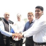 The Greater Noida Authority Employees Association welcomed the Authority Chairman Deepak Singh by presenting him a bouquet. IMAGE CREDIT TO प्राधिकरण