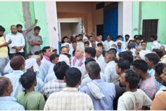 Three members of the same family die; funeral processions of parents taken out along with their son. IMAGE CREDIT TO रिपोर्टर