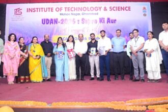 Emotional farewell given to MCA batch at ITS Mohan Nagar. IMAGE CREDIT TO ITS