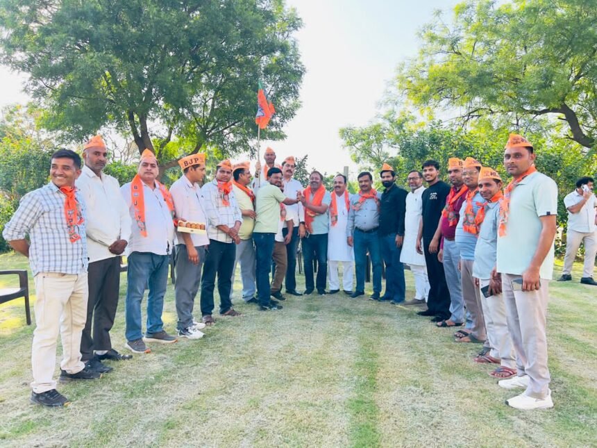 Celebrations were held in Jewar after the BJP’s victory in three states, with party workers distributing sweets. IMAGE CREDIT TO रिपोर्टर
