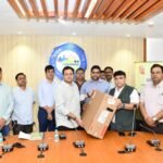 The Municipal Commissioner distributed computers to all departments of the Municipal Corporation. IMAGE CREDIT TO नगर निगम