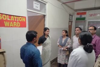 District Magistrate Kavita Meena carried out a surprise inspection of the district hospital and assessed the arrangements and overall facilities. IMAGE CREDIT TO सूचना विभाग