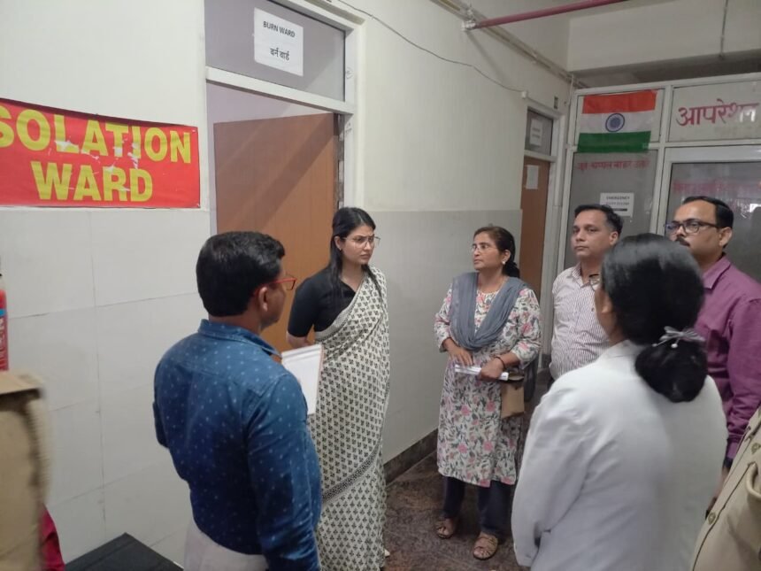 District Magistrate Kavita Meena carried out a surprise inspection of the district hospital and assessed the arrangements and overall facilities. IMAGE CREDIT TO सूचना विभाग