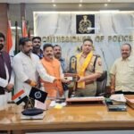 Agra Police Commissioner Deepak Kumar was honored with the “National Security Sentinel” award for exposing a conversion racket and being recognized for his work in maintaining national security. IMAGE CREDIT TO रिपोर्टर