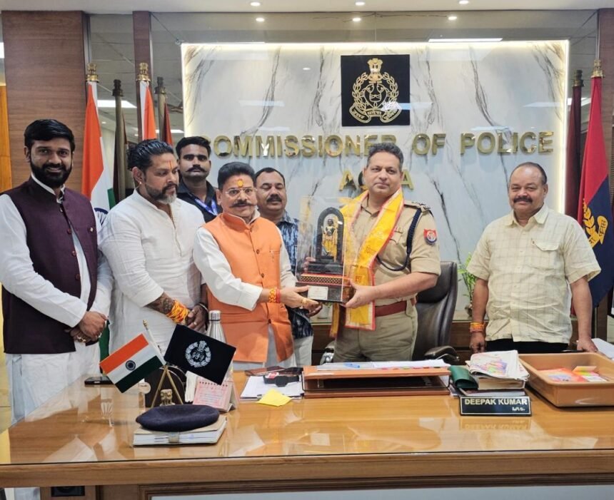 Agra Police Commissioner Deepak Kumar was honored with the “National Security Sentinel” award for exposing a conversion racket and being recognized for his work in maintaining national security. IMAGE CREDIT TO रिपोर्टर