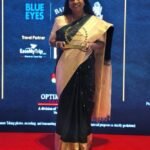 Ramya Ramachandran received the Times Business Award for her outstanding contribution to community welfare, and she was honored by Urmila Matondkar. IMAGE CREDIT TO इंस्टीट्यूट