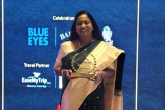 Ramya Ramachandran received the Times Business Award for her outstanding contribution to community welfare, and she was honored by Urmila Matondkar. IMAGE CREDIT TO इंस्टीट्यूट