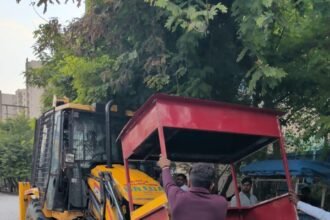 An anti-encroachment drive has been intensified in Greater Noida, where illegal kiosks and street carts were removed during the operation. IMAGE CREDIT TO AUTHORITY