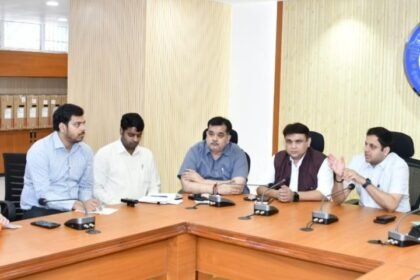 Animal Birth Control Center: A meeting was held under the chairmanship of the Municipal Commissioner to speed up the work. IMAGE CREDIT TO नगर निगम