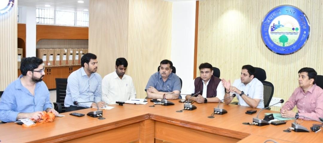 Animal Birth Control Center: A meeting was held under the chairmanship of the Municipal Commissioner to speed up the work. IMAGE CREDIT TO नगर निगम