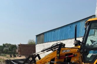 GDA takes major action: Bulldozers were used against illegal colonies in Loni, and five warehouses built without approved maps were sealed. IMAGE CREDIT TO प्राधिकरण