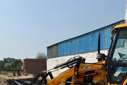 GDA takes major action: Bulldozers were used against illegal colonies in Loni, and five warehouses built without approved maps were sealed. IMAGE CREDIT TO प्राधिकरण