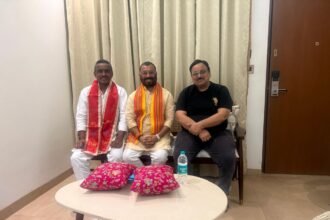 On arrival in Mathura, Dr. Surendra Chaudhary was given a grand welcome, and Hotel Kadamb Kutir echoed with slogans in his honor. IMAGE CREDIT TO डॉक्टर सुरेंद्र चौधरी