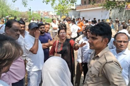 The Municipal Corporation’s anti-encroachment drive is continuing. In Nandgram, land worth ₹11 crore has been freed from the clutches of land mafias. IMAGE CREDIT TO नगर निगम