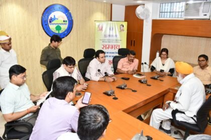 “A public hearing was held under the ‘Sambhav’ initiative under the chairmanship of the Municipal Commissioner.” IMAGE CREDIT TO नगर निगम
