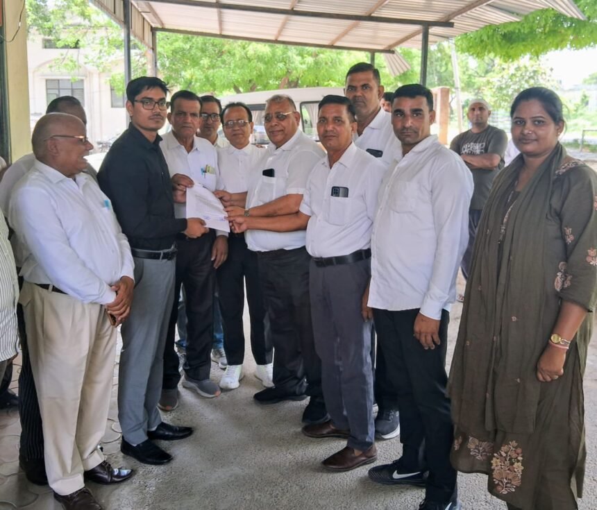 “Advocates submitted a memorandum in protest against the Lucknow lathi charge.” IMAGE CREDIT TO REPORTER