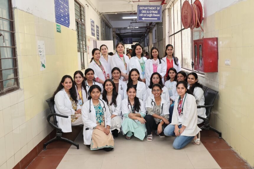 For the first time in Hapur, a sacrospinous ligament fixation surgery was successfully performed. IMAGE CREDIT TO इंस्टीट्यूट