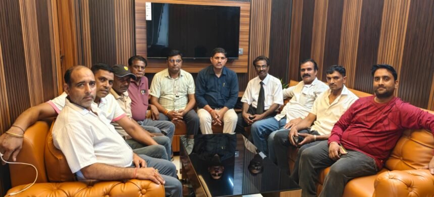 Mangal Singh Gurjar has been elected as the president of the Jansath Press Club, and Amit Sharma has been appointed as the general secretary. IMAGE CREDIT TO रिपोर्टर