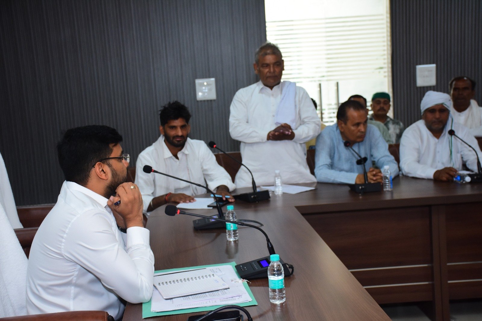 At Kisan Diwas, farmers’ issues were strongly raised, and the District Magistrate issued directions for resolving them. IMAGE CREDIT TO INFORMATION DEPARTMENT
