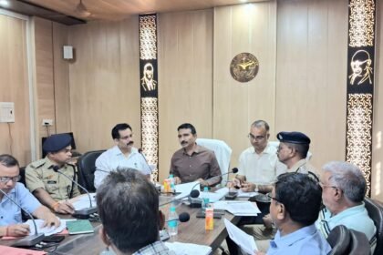 “A meeting of the District Trade Facilitation Committee was organized to address and resolve business-related issues.” IMAGE CREDIT TO सूचना विभाग