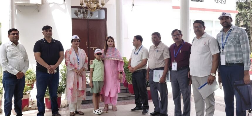 In Bijnor, an important phase of the census work has been completed. The District Magistrate’s residence has been assigned the number **CM 197**. IMAGE CREDIT TO सूचना विभाग