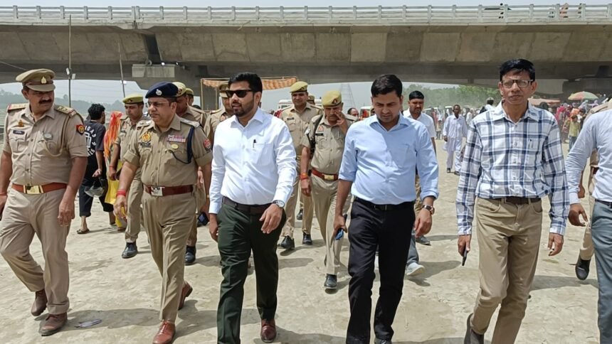 “Administration is on alert for Ganga Dussehra; the District Magistrate (DM) and Superintendent of Police (SP) inspected the Kairana Yamuna Bridge.” IMAGE CREDIT TO सूचना विभाग