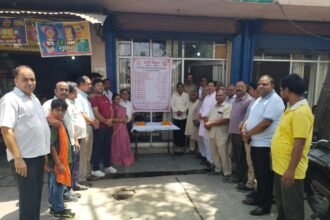 U.P. Udyog Vyapar Mandal observed Traders’ Martyrs’ Day and paid tribute to the martyrs. IMAGE CREDIT TO व्यापार मंडल