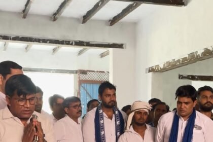 Leaders are reaching out to meet the family of the victim in the teenage murder case. IMAGE CREDIT TO रिपोर्टर