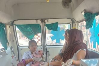 A baby’s cry was heard inside a 102 ambulance; both mother and newborn are healthy. Timely service proved to be a blessing, and the family praised the emergency response system. IMAGE CREDIT TO स्वास्थ्य विभाग
