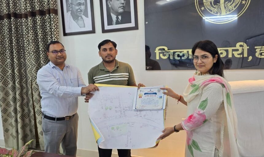 “Enumerators who performed excellently in the first phase of Census 2027 were honored.” IMAGE CREDIT TO सूचना विभाग