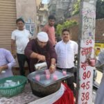 “In Budhana, a sweet sharbat stall was set up to provide relief from the heat to passersby.” IMAGE CREDIT TO रिपोर्टर