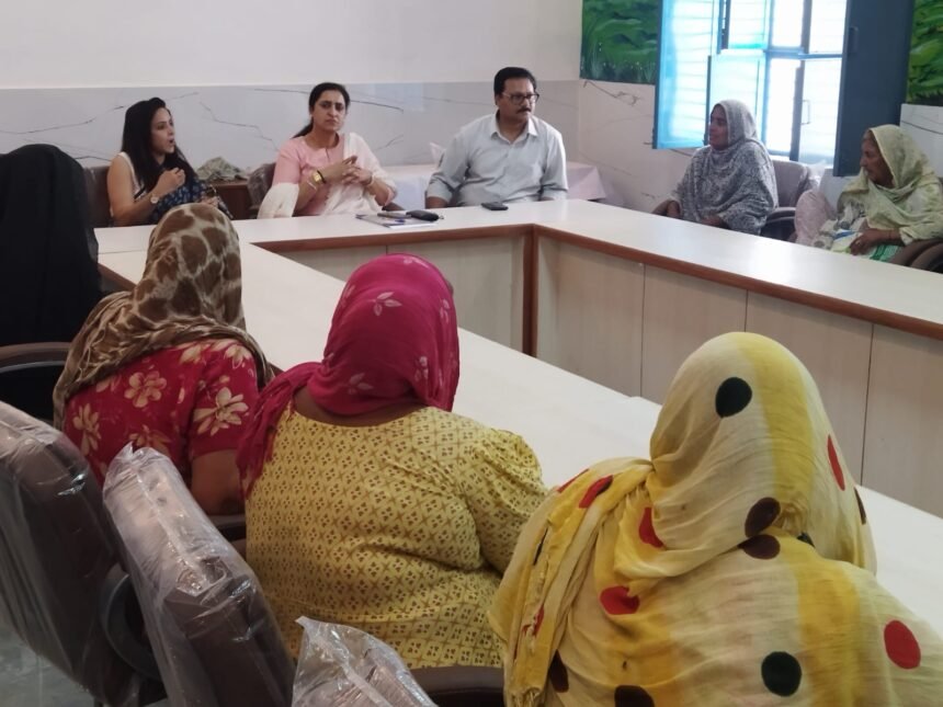 “An awareness meeting was held in Dasna rural area regarding the formation of self-help groups.” IMAGE CREDIT TO इंस्टीट्यूट
